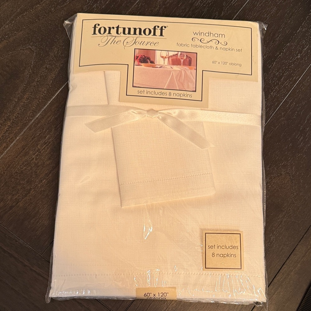 Windham Fabric Tablecloth & Napkin Set - Cream